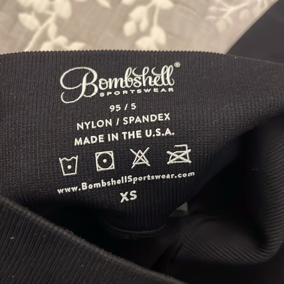 EUC Black Bombshell Figure Scrunch Leggings Size XS Made in USA - Picture 11 of 11